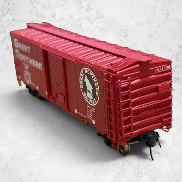 #1474 InterMountain HO Great Northern 18500 Empire Builder 40' 12-Panel Boxcar