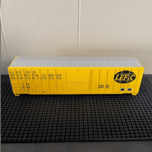 #1464 HO Scale Lake Erie Franklin & Clarion LEF 1288 Yellow 50' Boxcar Cushion Service