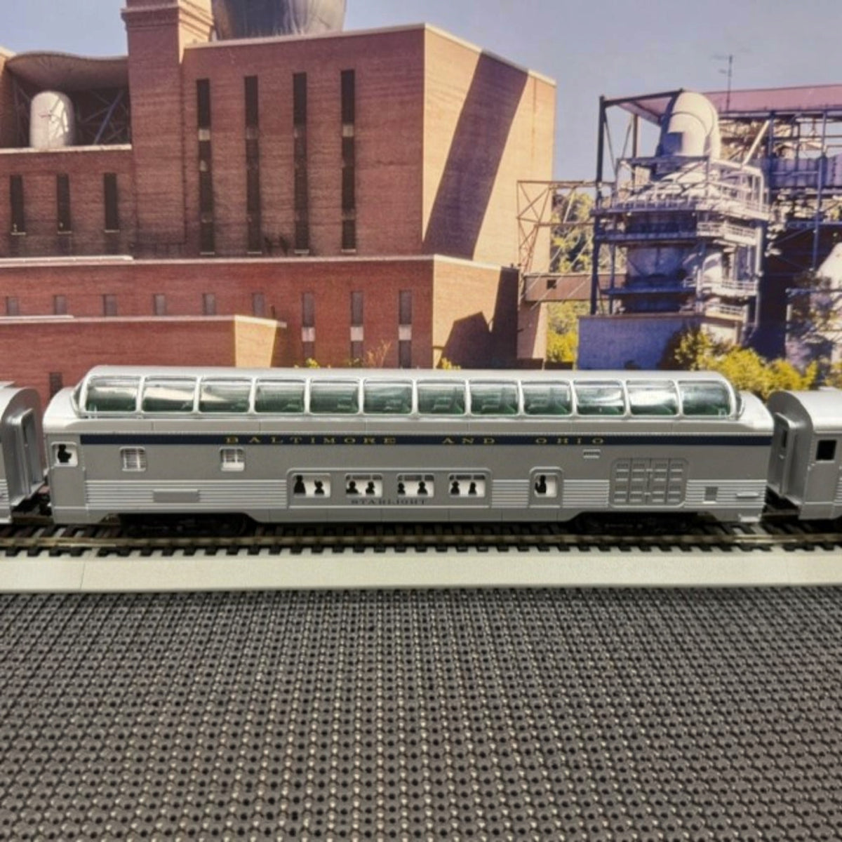 #1621 Life-Like HO Scale Baltimore & Ohio 3-Car Lighted Passenger Set