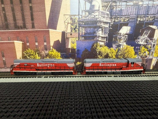 #1523 Life-Like N Scale CB&Q EMD SD9B #301 & SD9 #344 Diesel Locomotive Set – Burlington – Pre-Owned