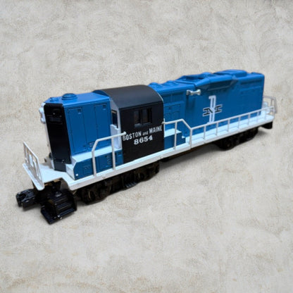 #1359 Lionel O Gauge Boston & Maine GP-7 Diesel Locomotive #8654 – Powered Engine – Item No. 6-8654 – Original Box