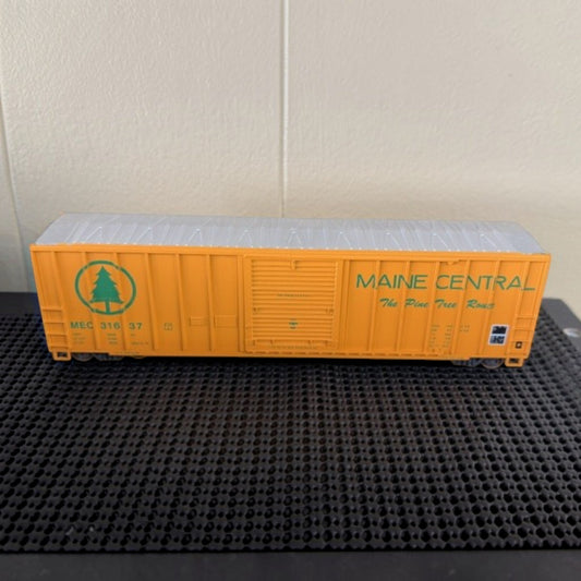 #1465 HO Scale Maine Central MEC 31637 50' Boxcar Pine Tree Route Orange Freight Car