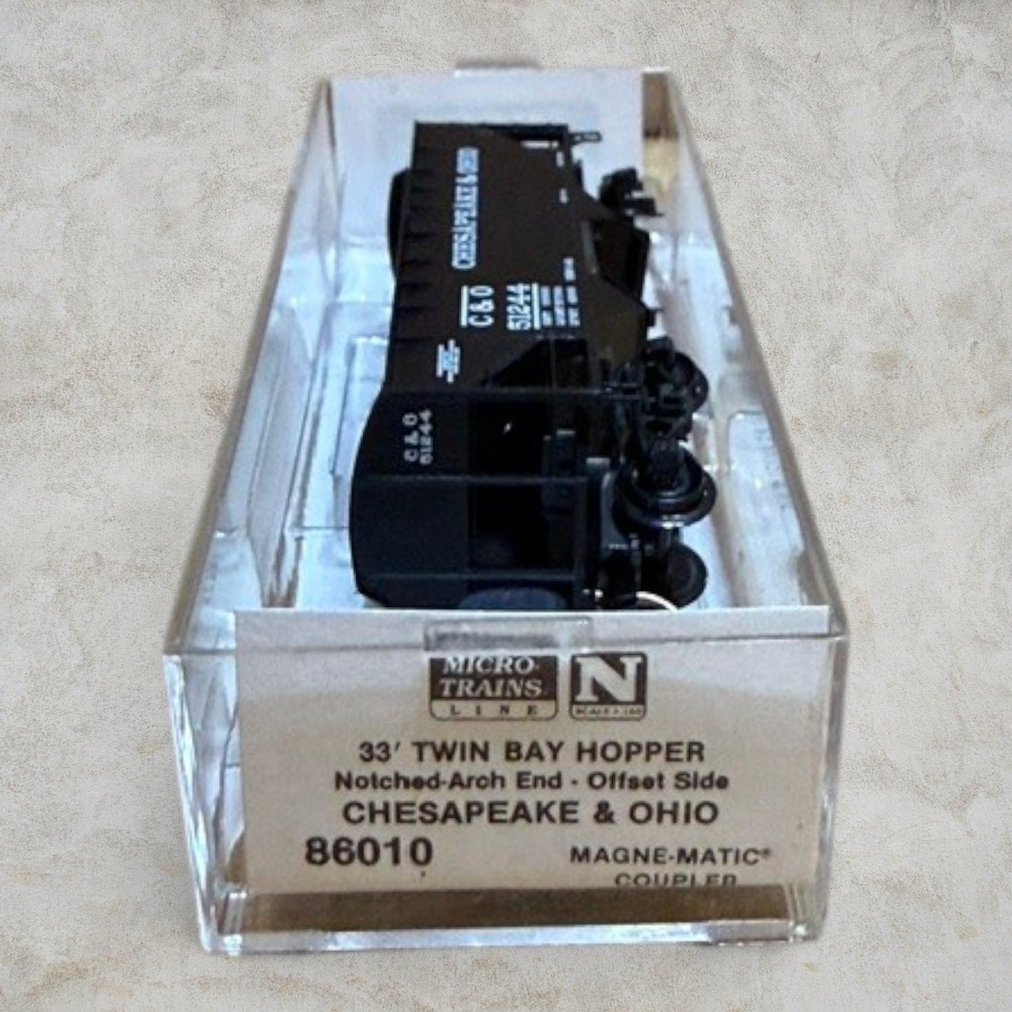#1368 Micro-Trains Line N Scale Chesapeake & Ohio 33' Twin Bay Hopper C&O – 86010