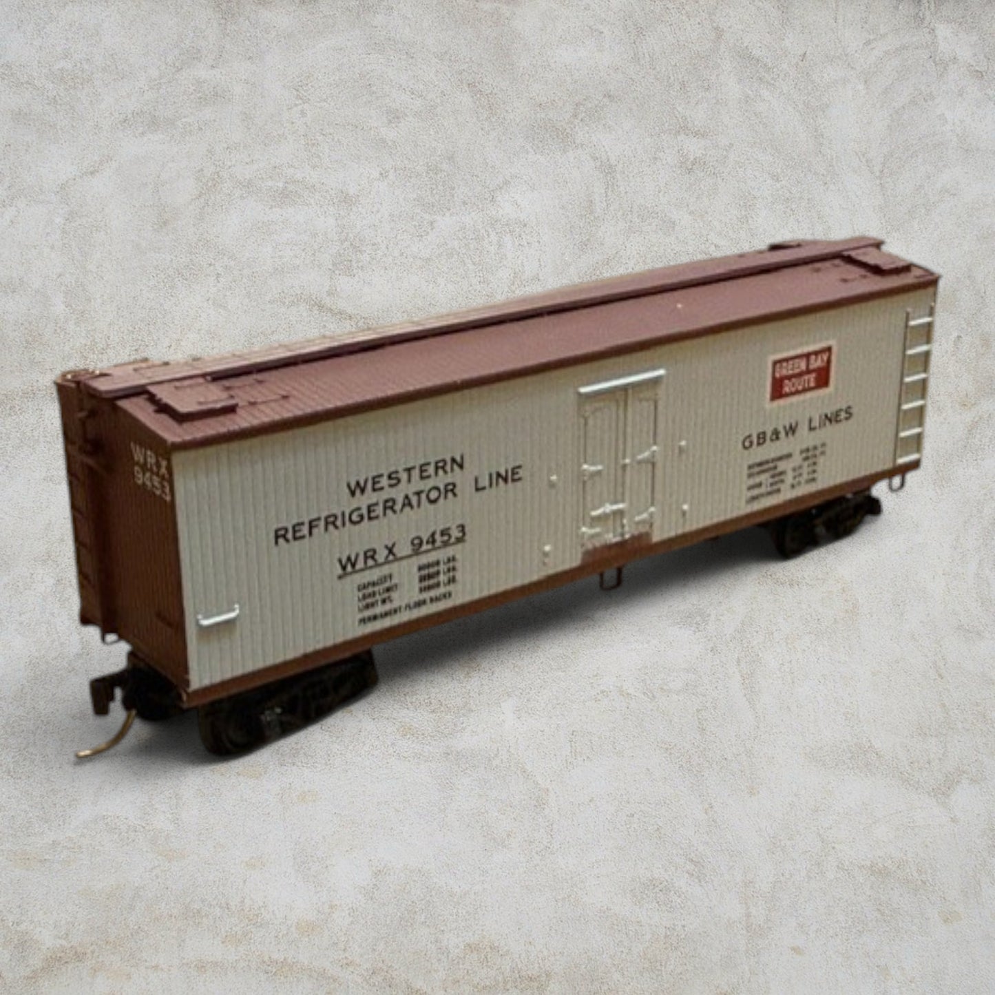 #1353 Micro-Trains HO Scale Green Bay Route Western Refrigerator Line 40' Double Sheathed Wood Reefer WRX #9453 – Item No. 49320