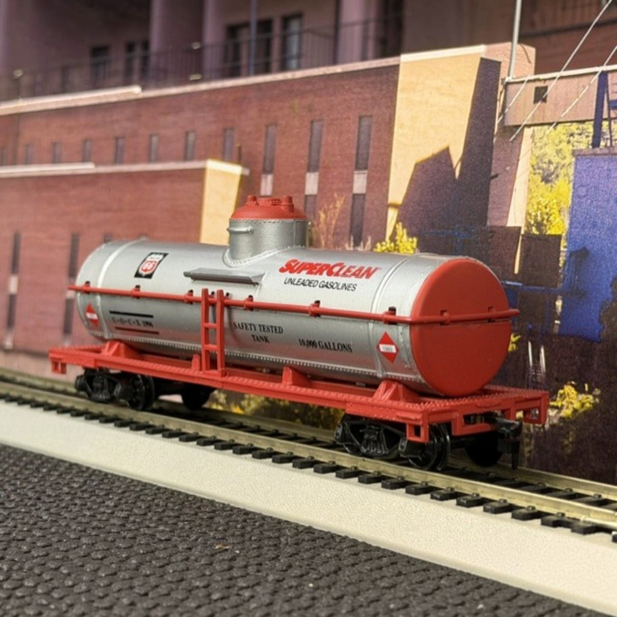 #1606 Model Power HO Scale Phillips 66 SuperClean 40' Tank Car