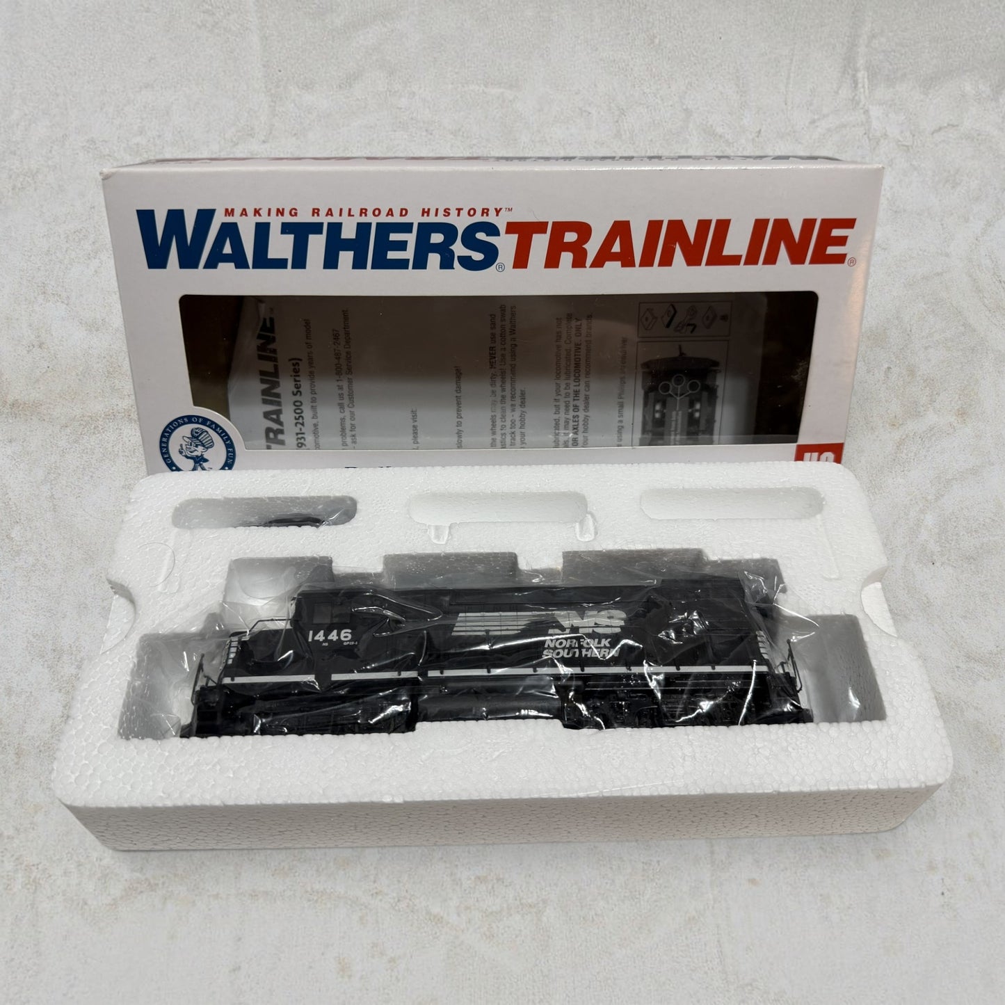 #1226 Walthers Trainline HO Scale EMD GP15-1 Diesel Locomotive – Norfolk Southern #1446 – Standard DC – Item #931-2504