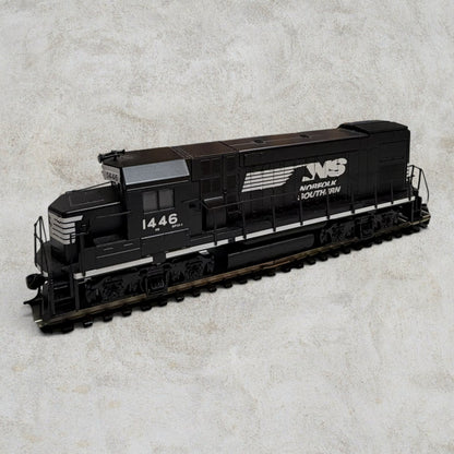 #1226 Walthers Trainline HO Scale EMD GP15-1 Diesel Locomotive – Norfolk Southern #1446 – Standard DC – Item #931-2504