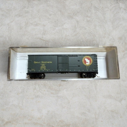 Atlas N Scale USRA Single-Sheathed Box Car – Great Northern "Rocky" Logo #2505 – Item No. 41972