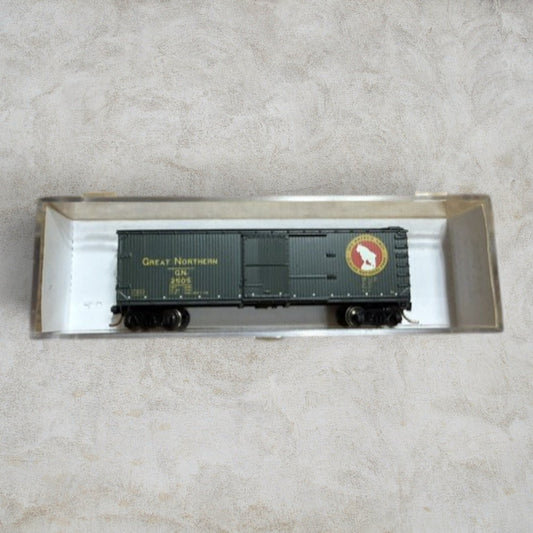 Atlas N Scale USRA Single-Sheathed Box Car – Great Northern "Rocky" Logo #2505 – Item No. 41972
