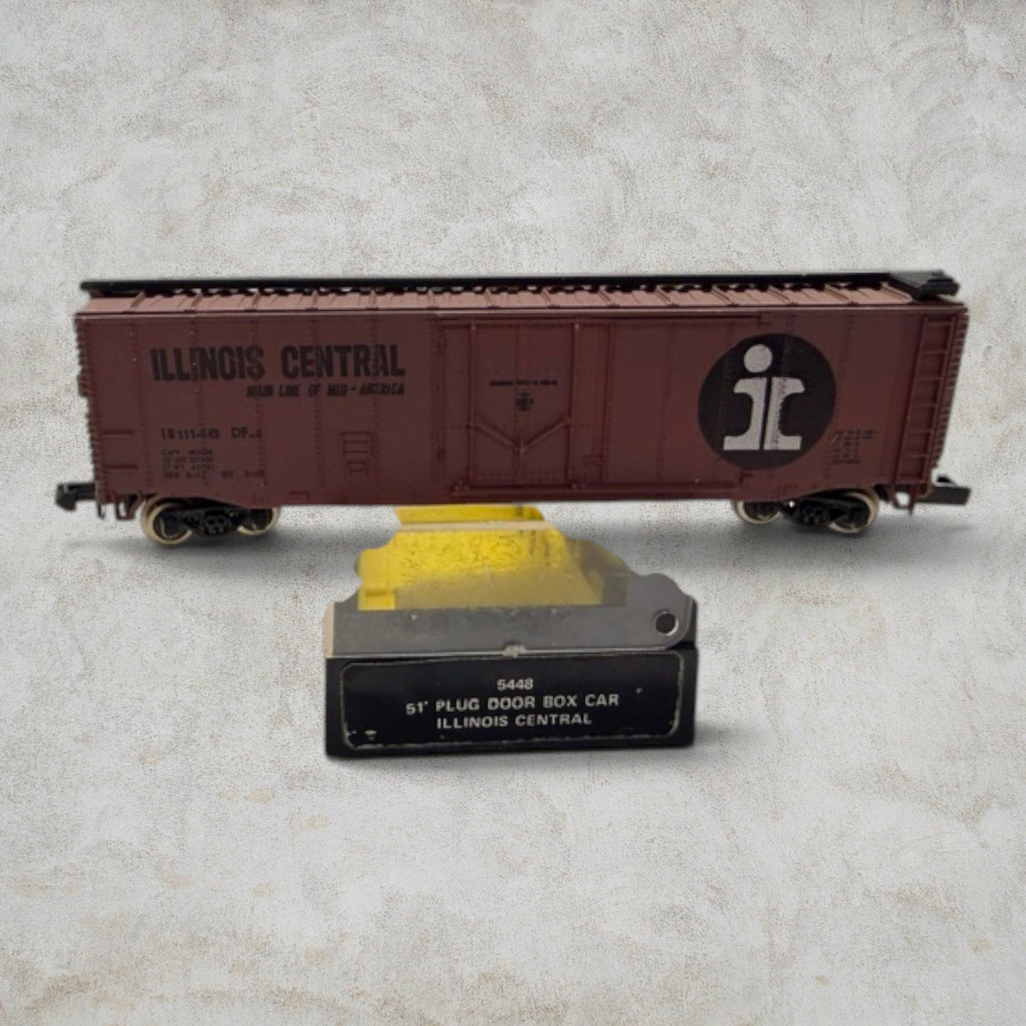 Bachmann N Scale 51' Plug Door Box Car – Illinois Central (IC) #161114D – Item No. 5448