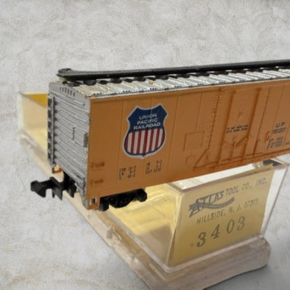 Atlas N Scale Union Pacific 50' Mechanical Reefer – Automated Railway Car #3403 – Road No. UP 160207