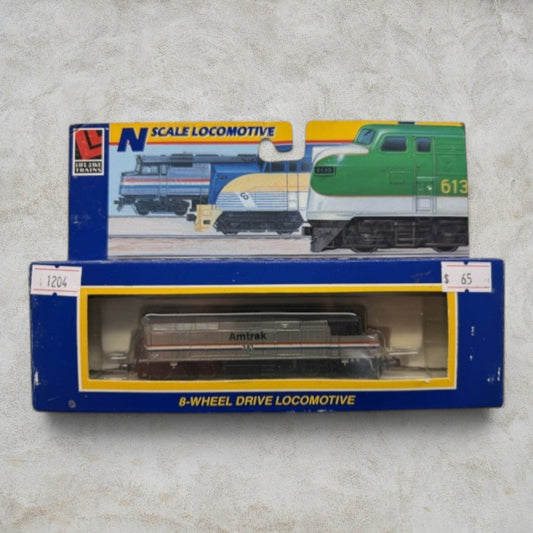 #1204 Life-Like N Scale Amtrak EMD F40PH Diesel Locomotive #381 – 8-Wheel Drive – Powered – Original Box