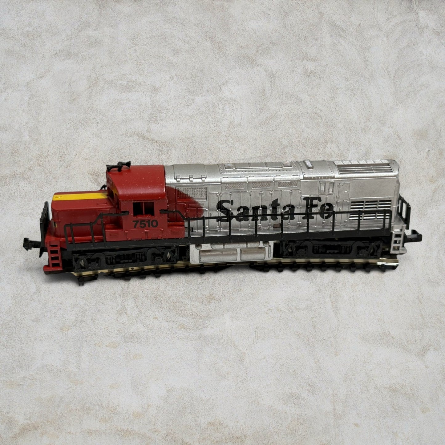 #1234 Model Power "Santa Fe Super Liner" N Scale Limited Edition Train Set