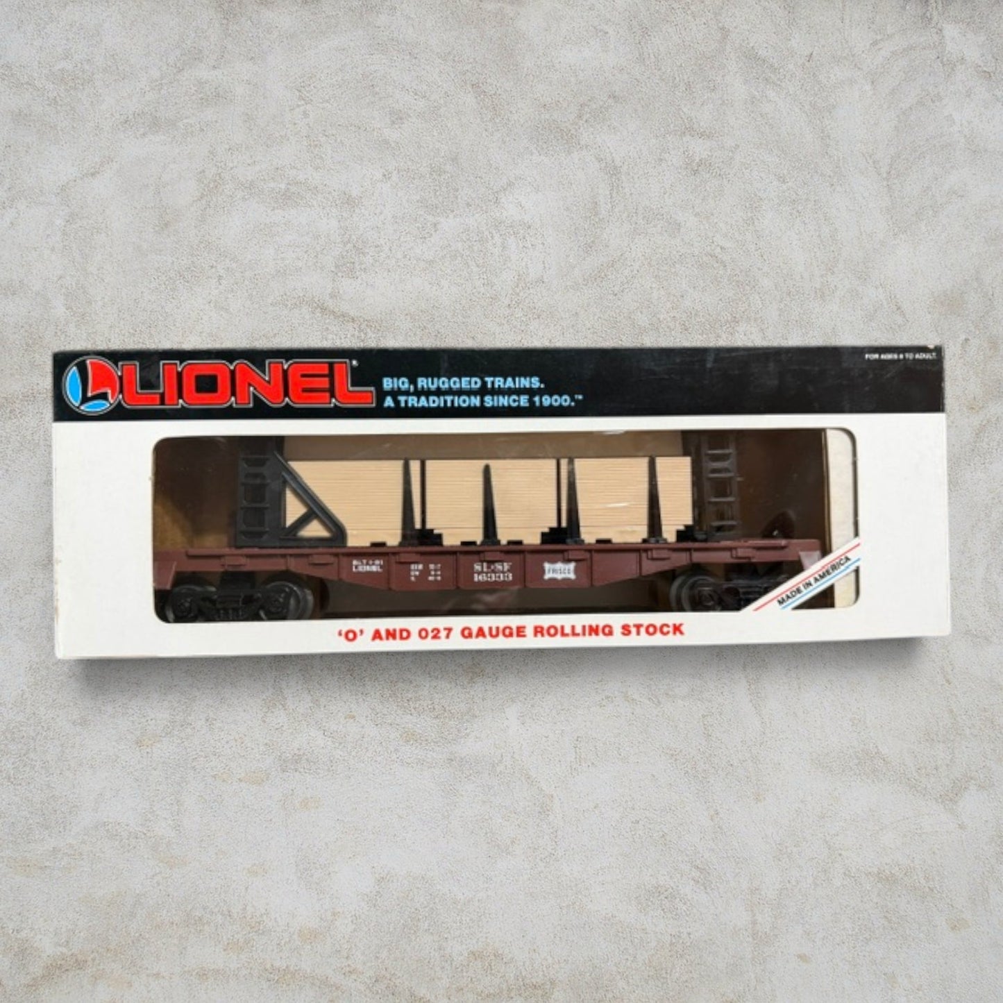 #1284 Lionel 6-16333 Frisco (SLSF) Bulkhead Flatcar with Lumber Load – O/O27 Gauge w/ Original Box