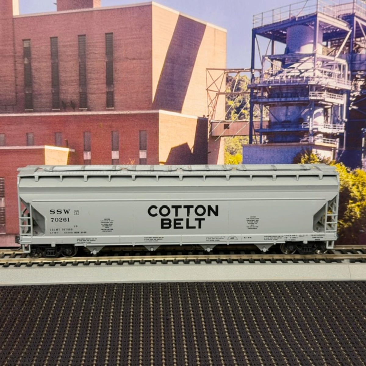 SSW #70261 HO Scale Cotton Belt High-Capacity Covered Hopper