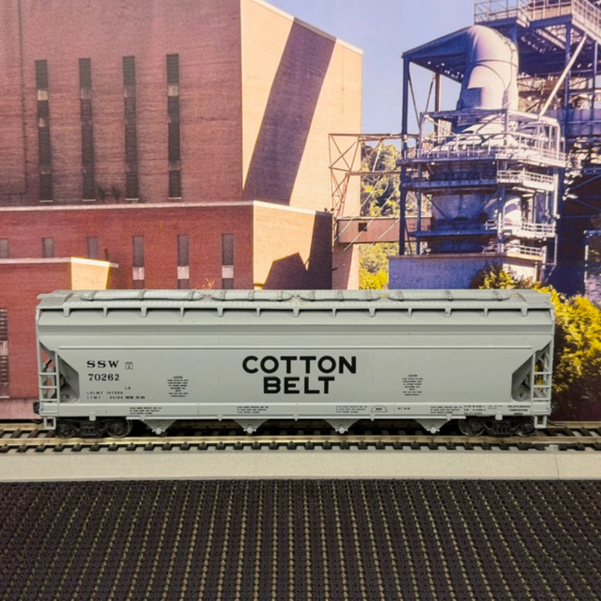 SSW #70262 HO Scale Cotton Belt High-Capacity Covered Hopper