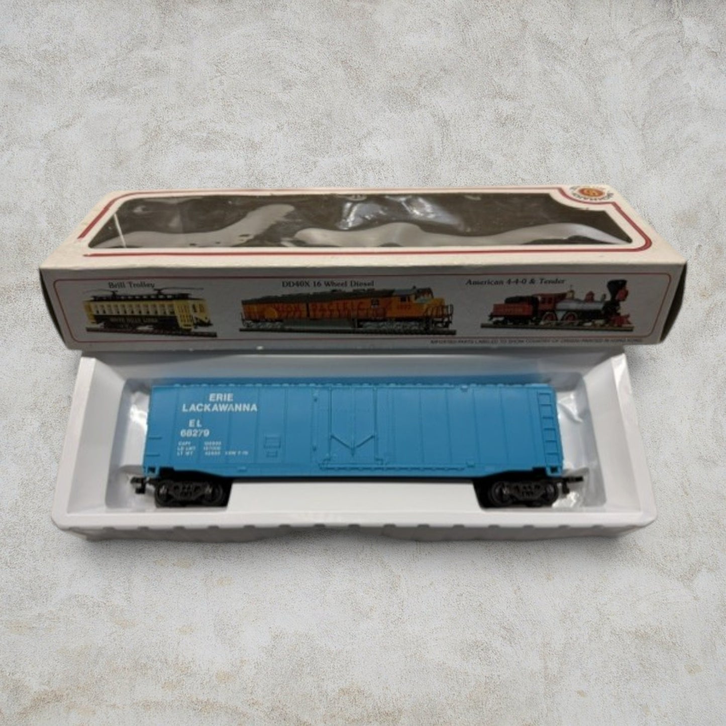 #1188 Bachmann HO Scale Erie Lackawanna 51' Plug-Door Box Car – EL #68279 – Item #71649 – Ready-to-Run with Original Box