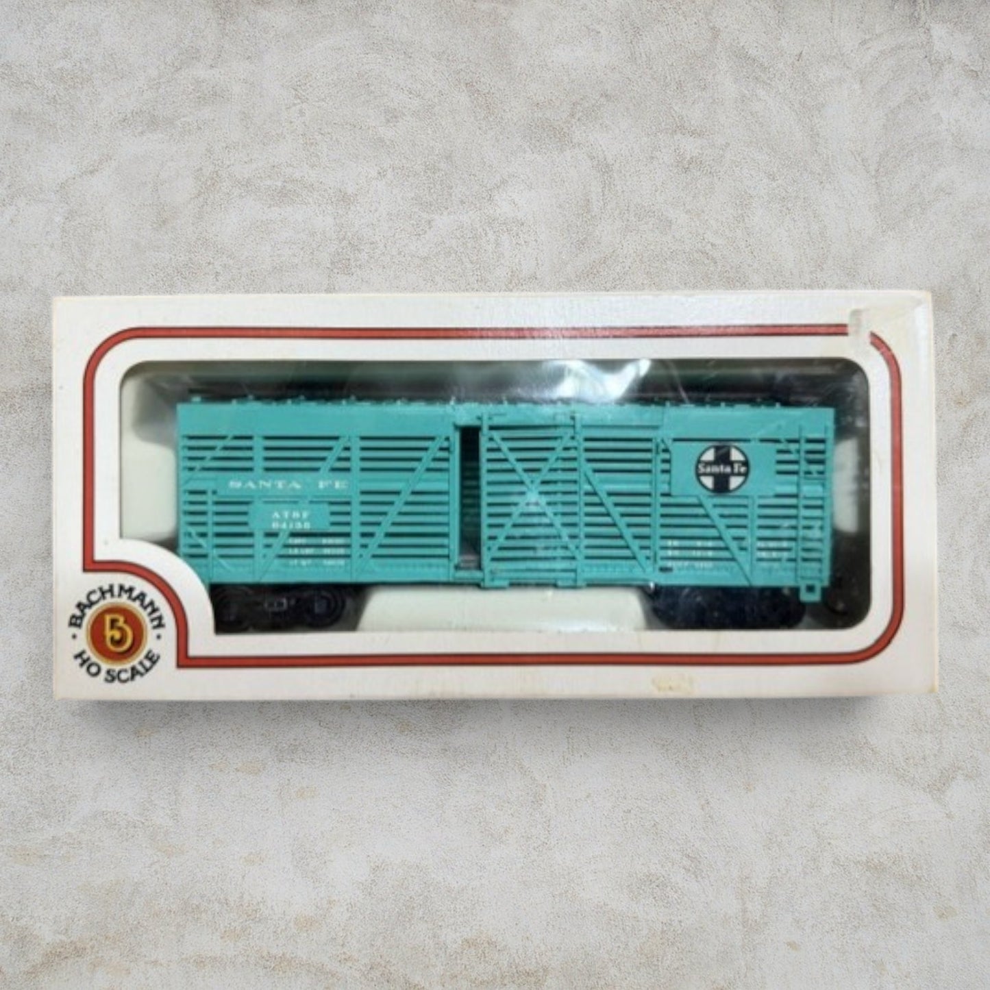 #1207 Bachmann HO Scale Santa Fe 40' Wood Stock Car – ATSF #94135 – Item #76030 – Ready-to-Run