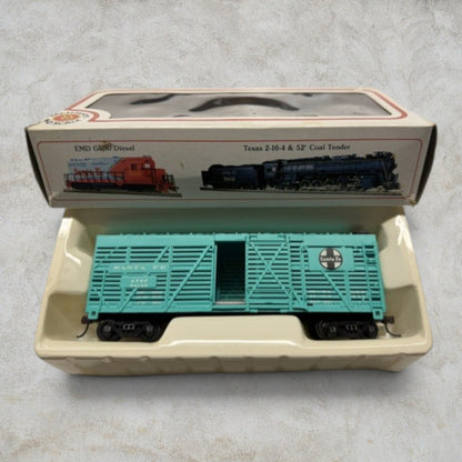 #1207 Bachmann HO Scale Santa Fe 40' Wood Stock Car – ATSF #94135 – Item #76030 – Ready-to-Run
