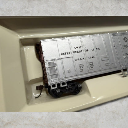 #1217 Bachmann HO Scale Swift Premium 51' Steel Refrigerator Car – Swift Refrigerator Line SRLX #4244 – Item #76036
