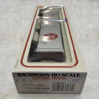 #1217 Bachmann HO Scale Swift Premium 51' Steel Refrigerator Car – Swift Refrigerator Line SRLX #4244 – Item #76036
