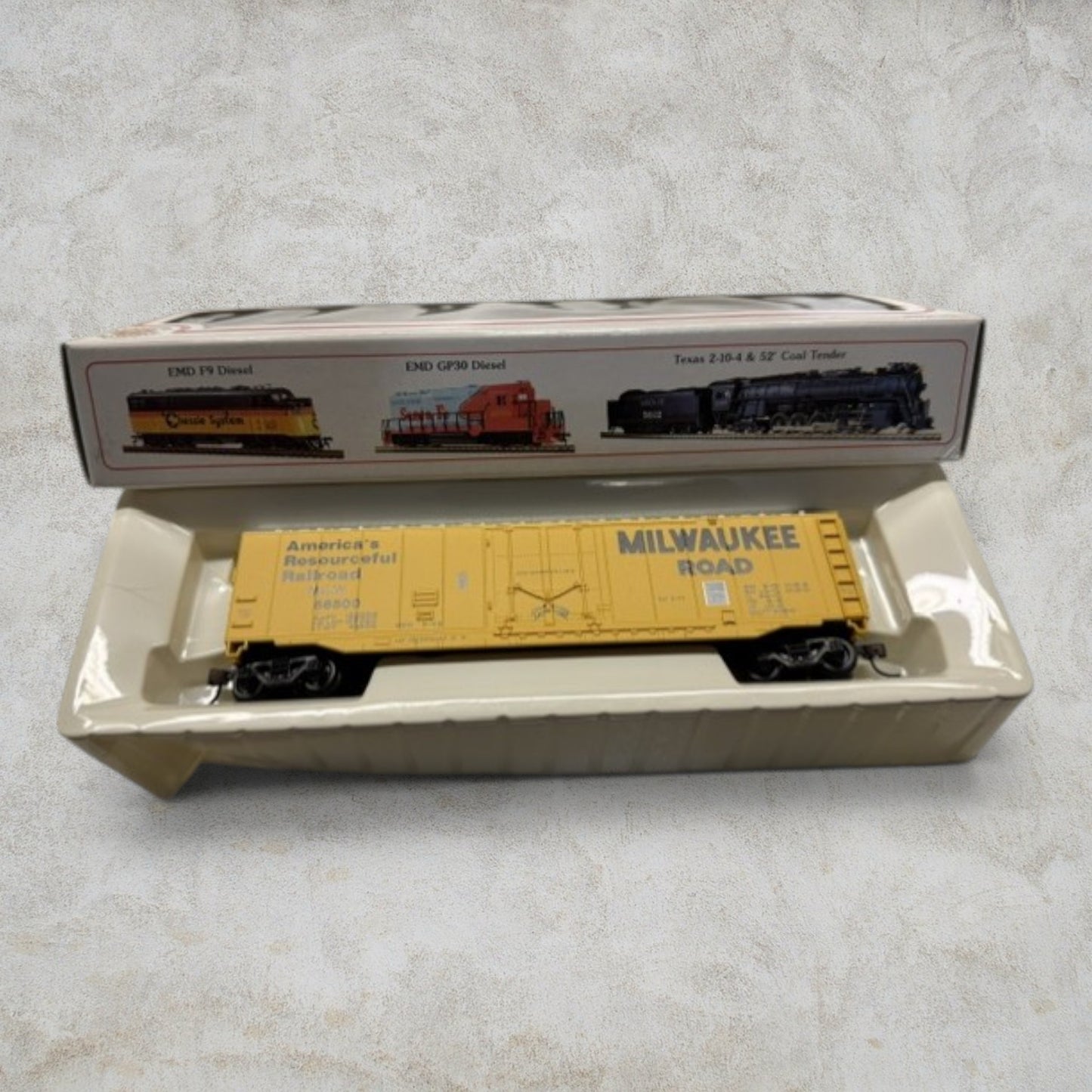 #1214 Bachmann HO Scale Milwaukee Road 51' Box Car – MILW #56500 – Item #76036 – Ready-to-Run with Original Box