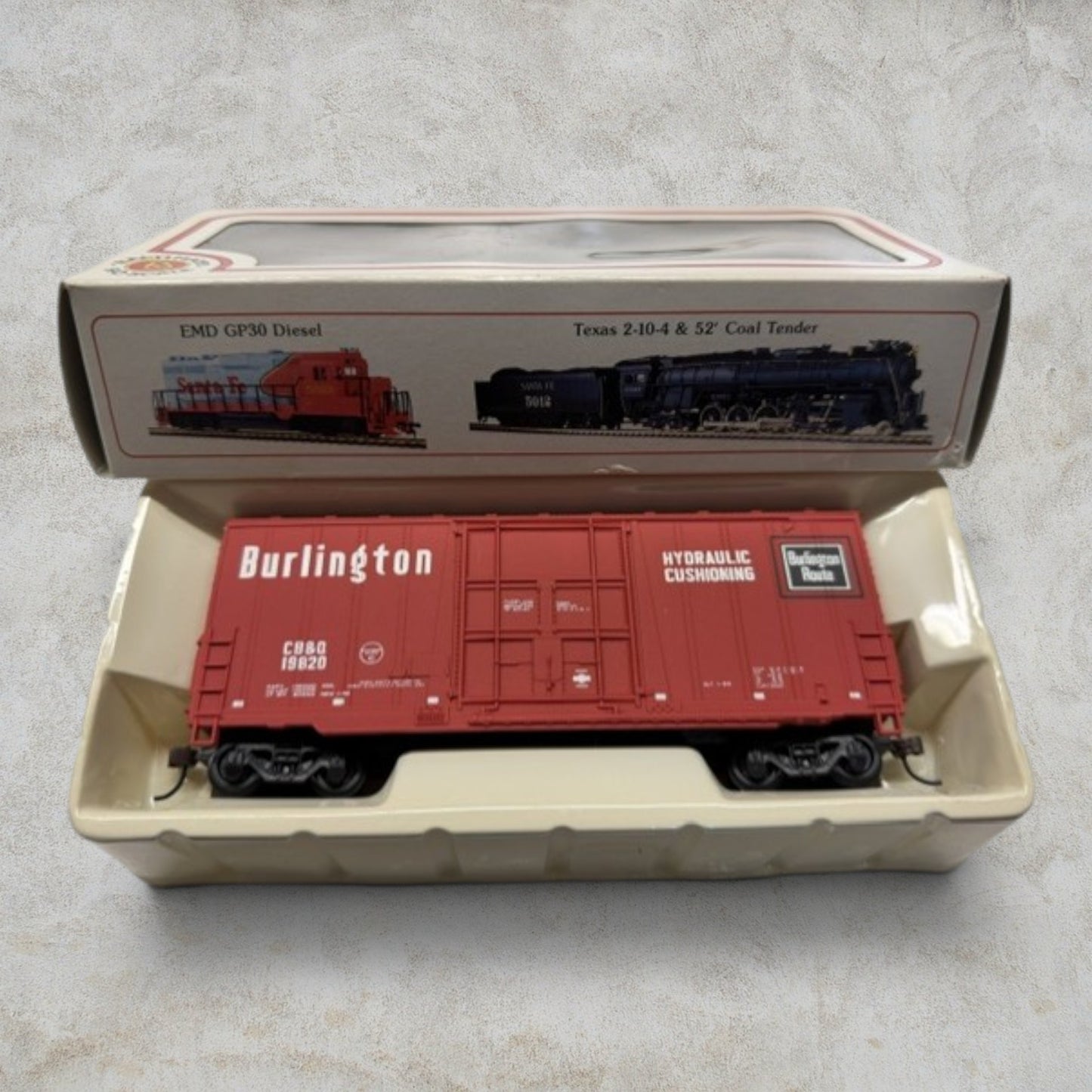 #1210 Bachmann HO Scale Burlington Route 40' Hi-Cube Box Car – CB&Q #19820 – Item #76036 – Ready-to-Run with Original Box