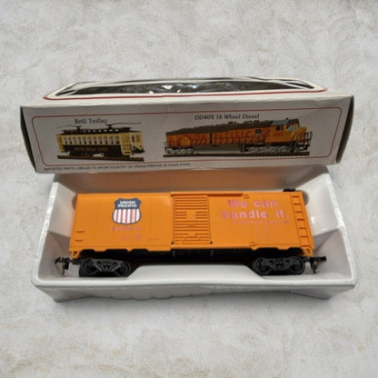 #1132 Bachmann HO Scale Union Pacific 41' Steel Box Car #43-1000-01 – "We Can Handle It" – UP #196178