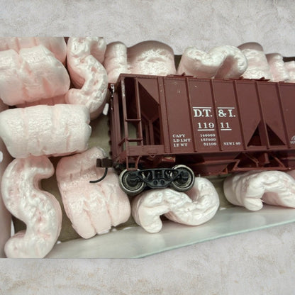 #1128 Bowser HO Scale D.T.&I. 70-Ton 2-Bay Covered Hopper #56455 – Detroit, Toledo & Ironton #11911 – Ready-to-Run