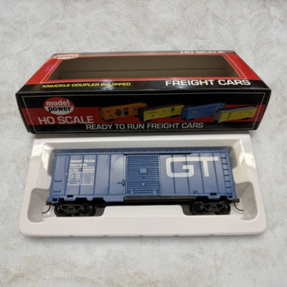 #1118 Model Power HO Scale Grand Trunk Western 40' Box Car #97954 – Blue – Knuckle Couplers – Road #516599
