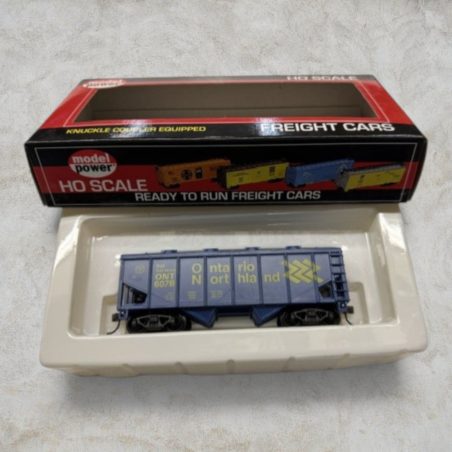 #1117 Model Power HO Scale Ontario Northland 36' 2-Bay Covered Hopper #98082 – ONT 6078 – Knuckle Couplers